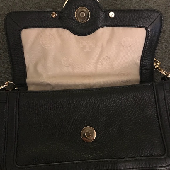 Tory Burch over the shoulder bag with gold chain - Picture 6 of 6